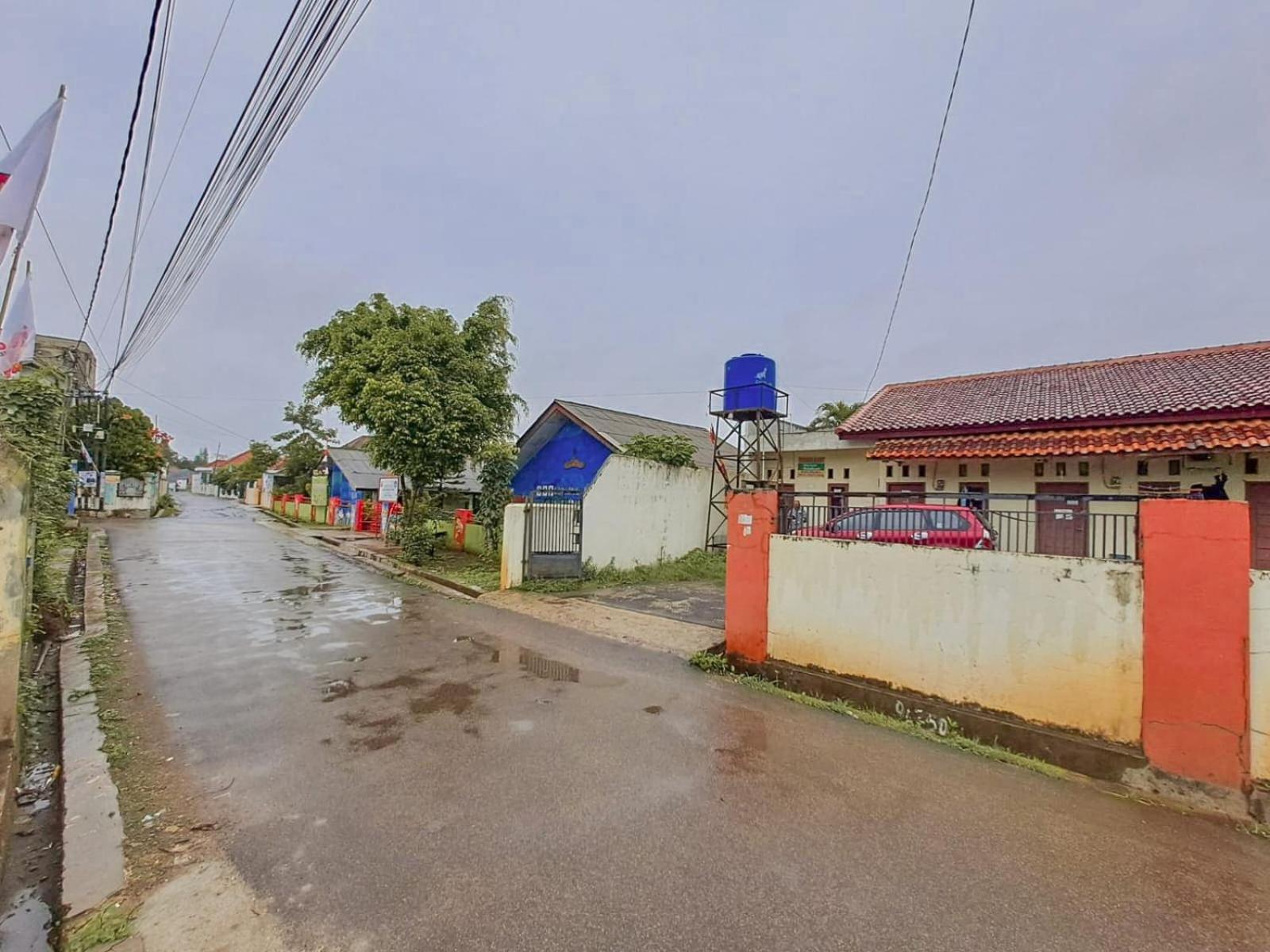 Oyo Life 93590 Penginapan Palapa 10 Syariah Bandar Lampung Bagian luar foto