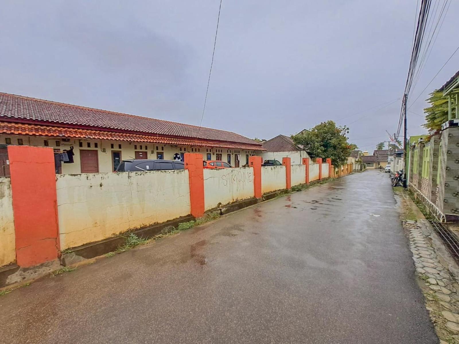 Oyo Life 93590 Penginapan Palapa 10 Syariah Bandar Lampung Bagian luar foto