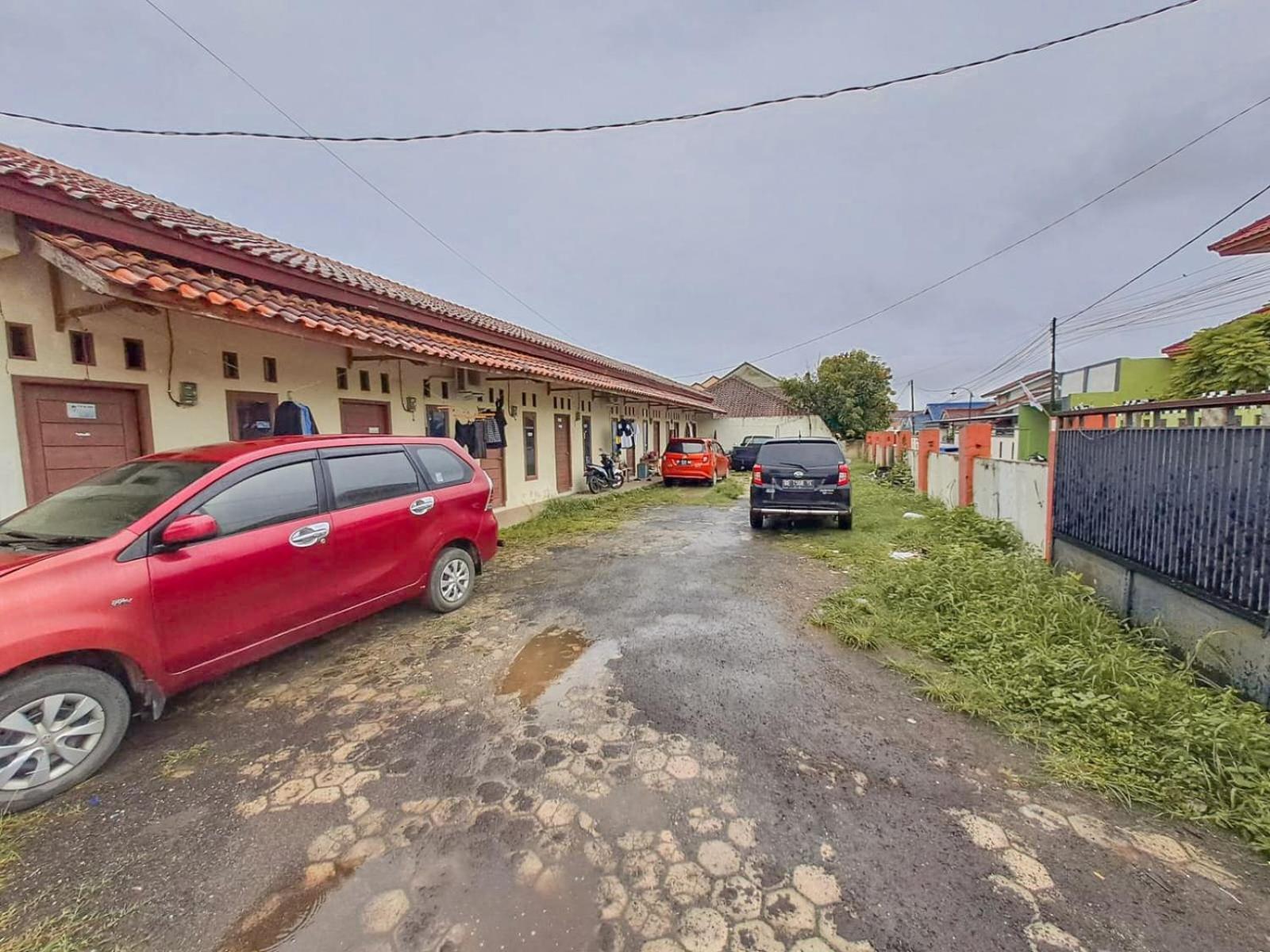 Oyo Life 93590 Penginapan Palapa 10 Syariah Bandar Lampung Bagian luar foto